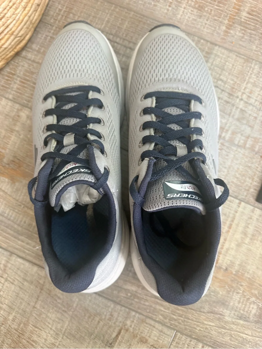Skechers Arch Fit sneakers sz10